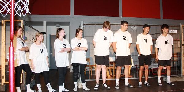 „Das Experiment“: Literaturkurs füllte die Aula gleich zweimal „Das Experiment“: Literaturkurs füllte die Aula gleich zweimal
