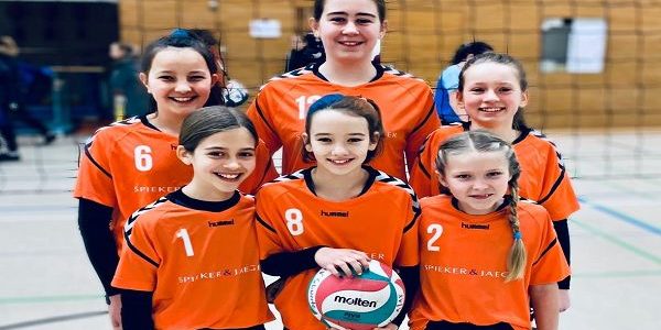 Volleyball am FBG: WK4-Mädchen holen als jünstes Team den vierten Platz bei den Bezirksmeisterschaften Volleyball am FBG: WK4-Mädchen holen als jünstes Team den vierten Platz bei den Bezirksmeisterschaften